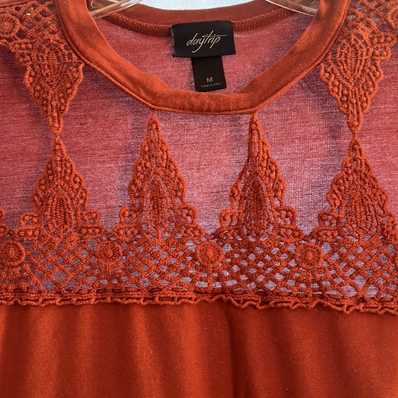 Daytrip top, cranberry, M, crocheted cut out neckline, cotton/rayon/spandex - Picture 2 of 3